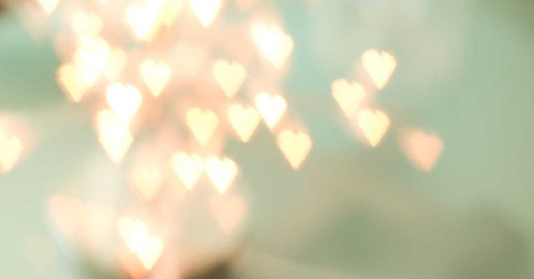 Heartfelt Expressions of Pain Through 2 Lines of Sad Shayari in English for Girl